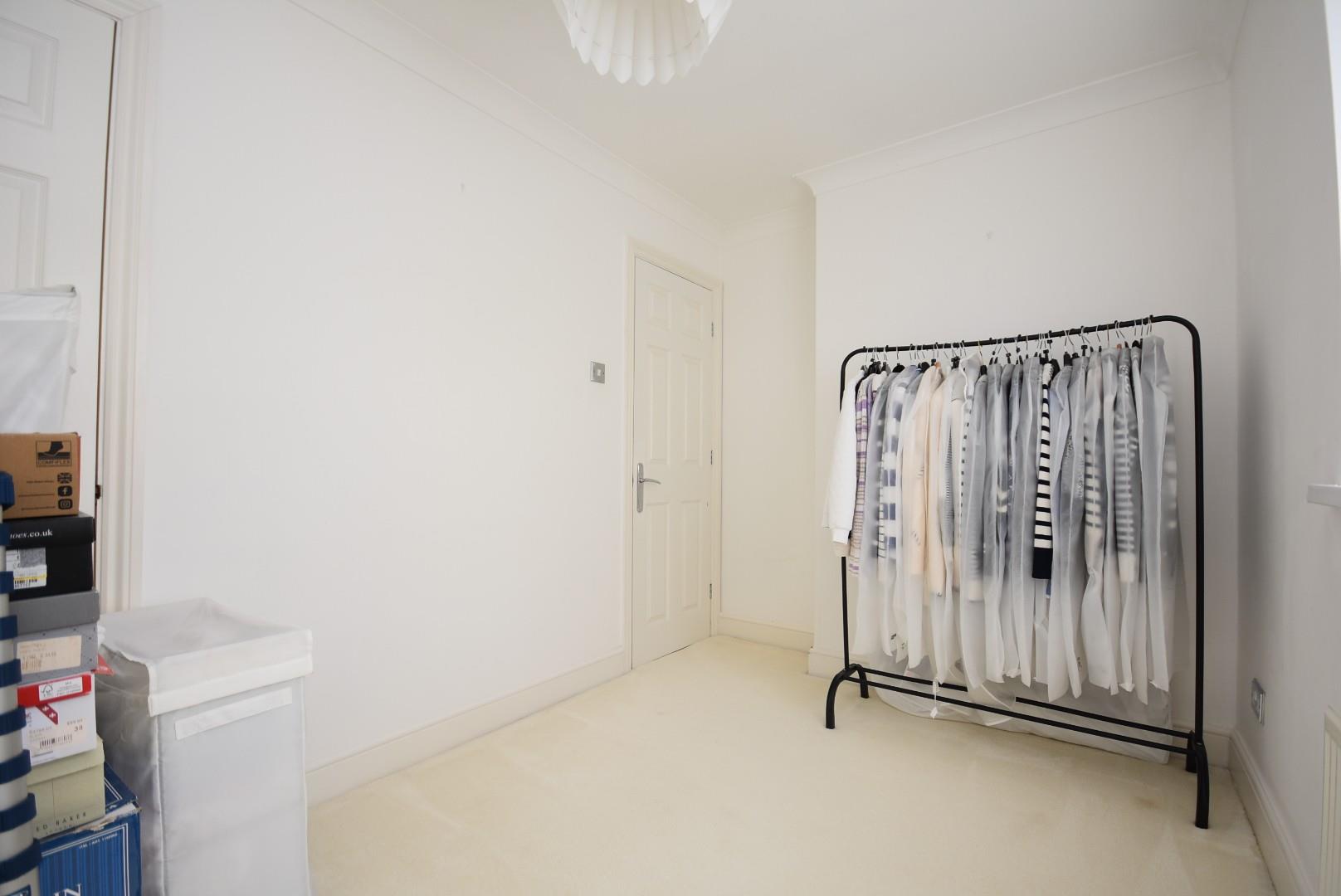 11 The Grange, Baroness Place, Penarth, CF64 3UW